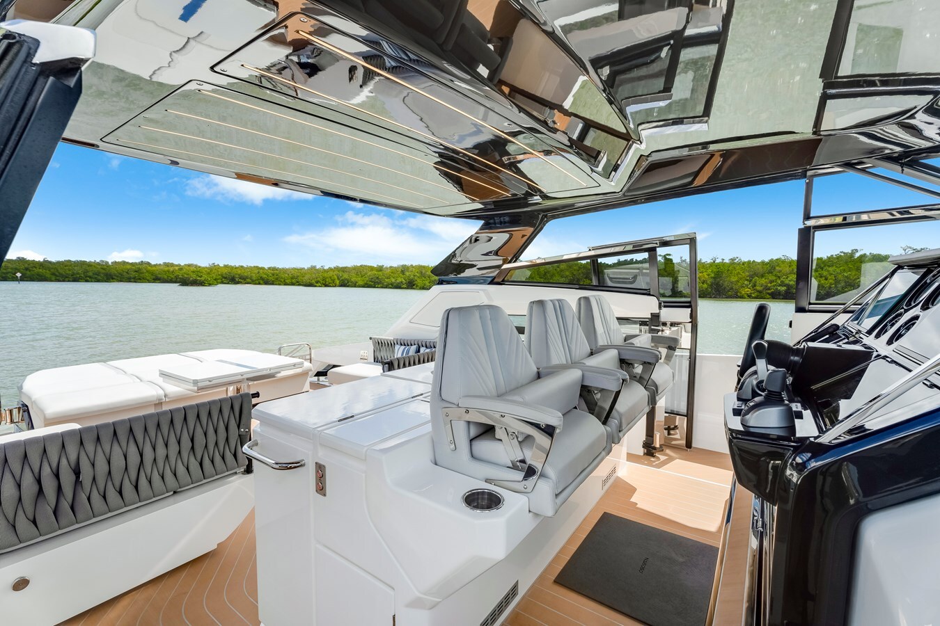 2023-sunseeker-55-33a1b5