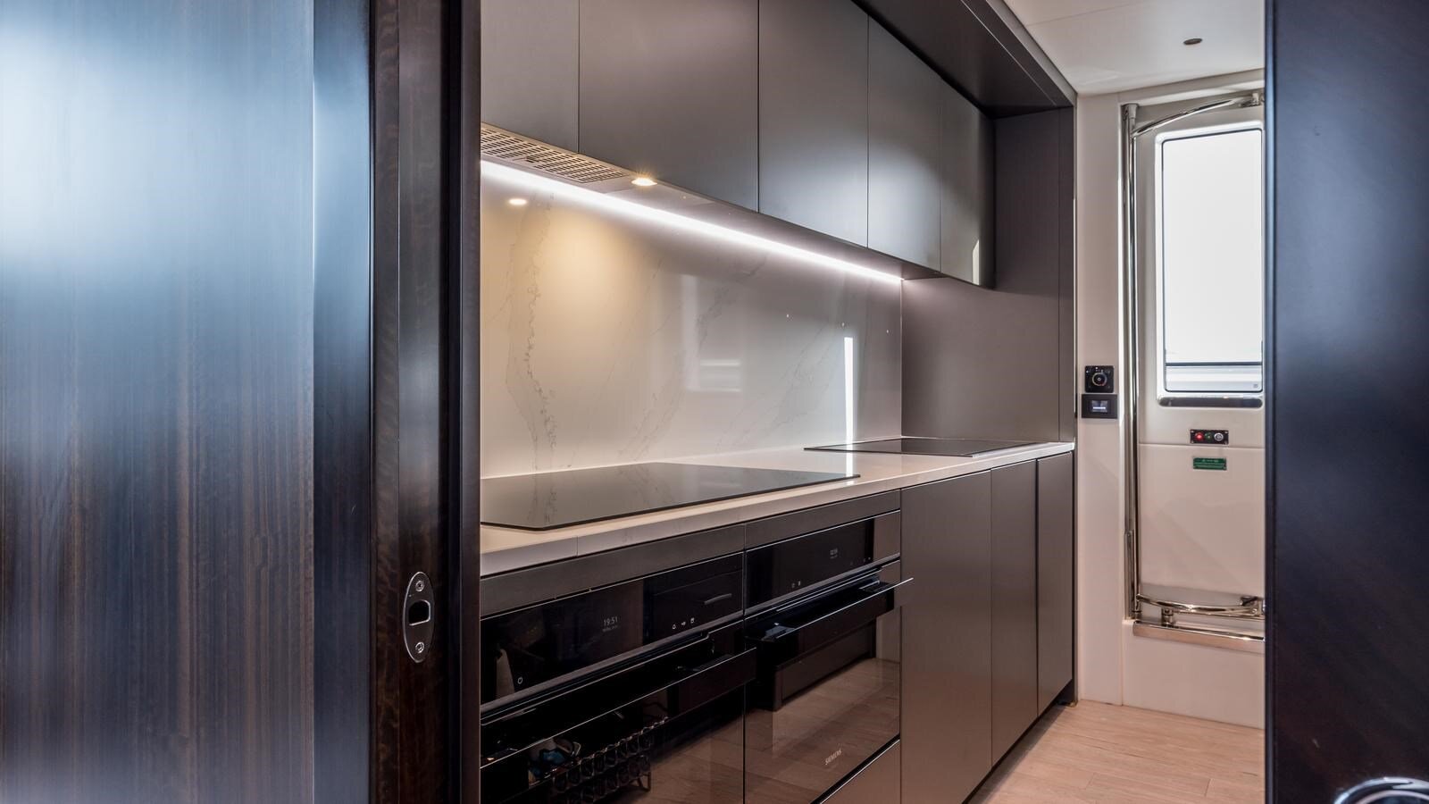 2023-sunseeker-88-11-3061eb