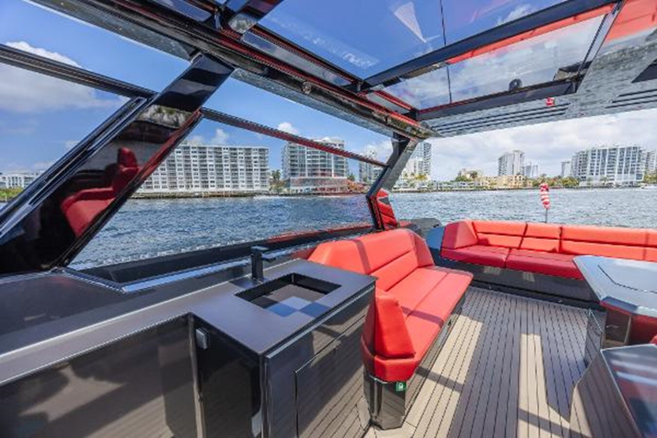 2023-vanquish-yachts-58-8-f25e2f