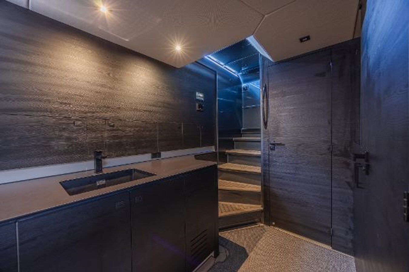 2023-vanquish-yachts-58-8-f25e2f