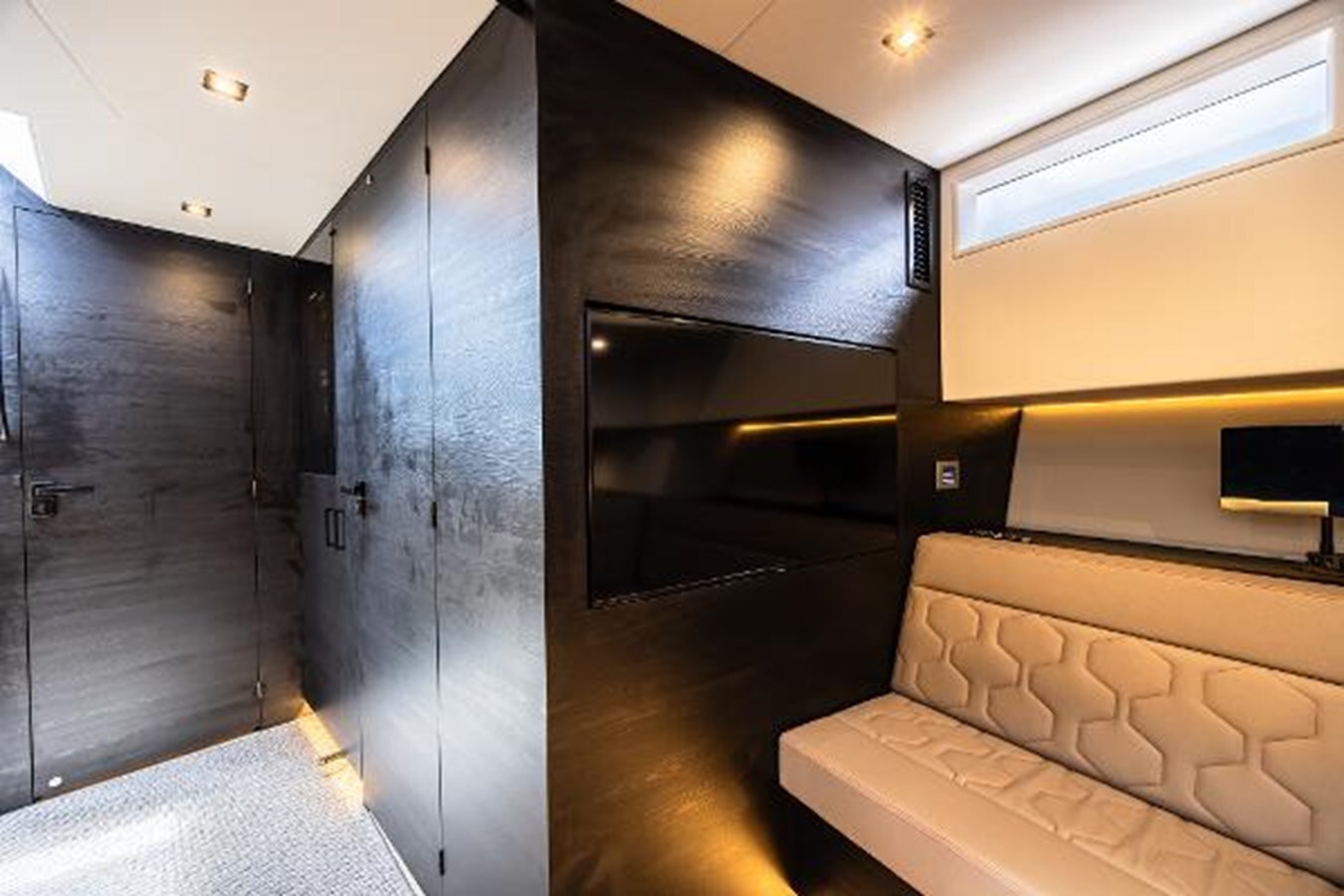 2023-vanquish-yachts-58-8-f25e2f