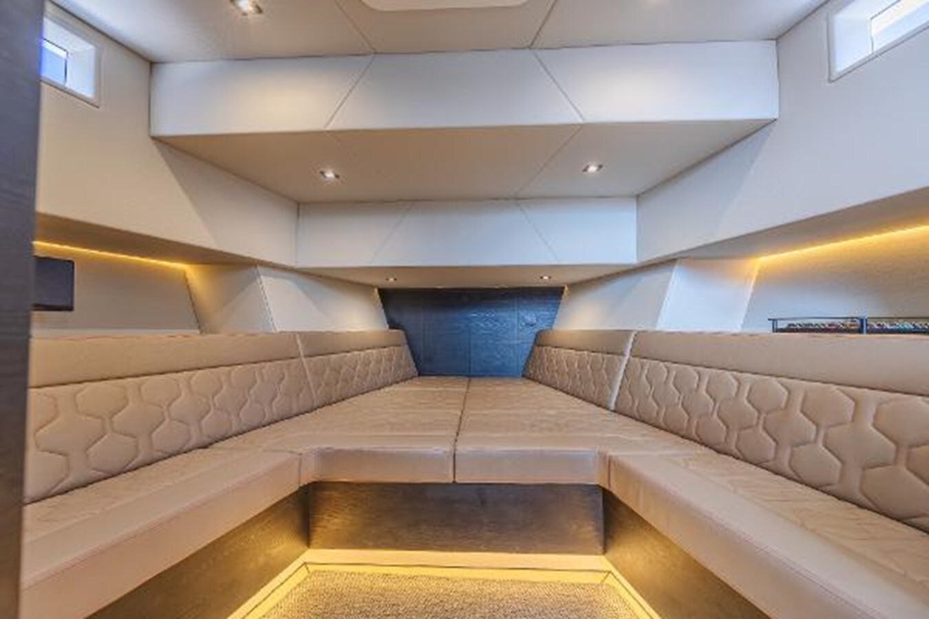 2023-vanquish-yachts-58-8-f25e2f