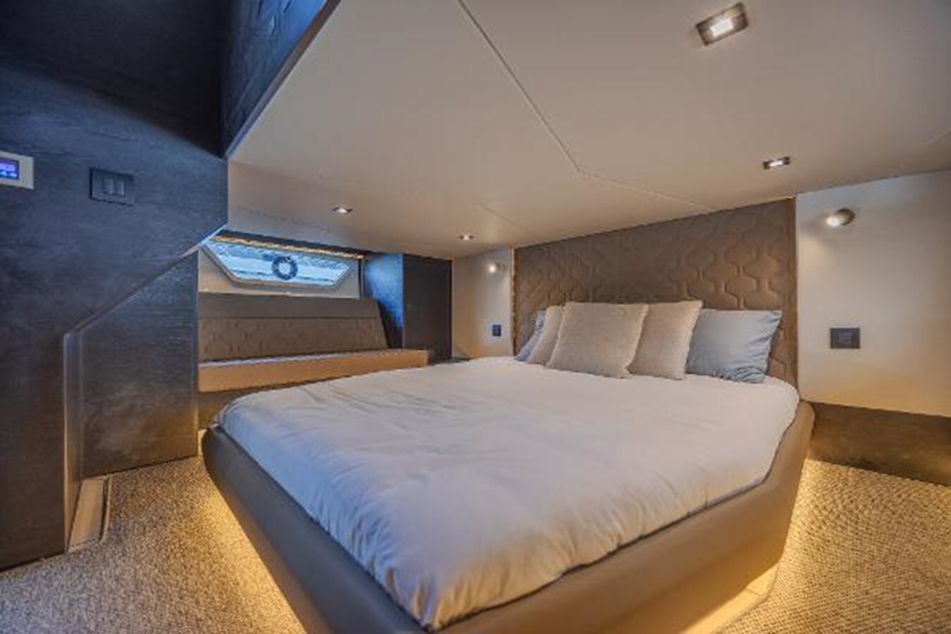 2023-vanquish-yachts-58-8-f25e2f