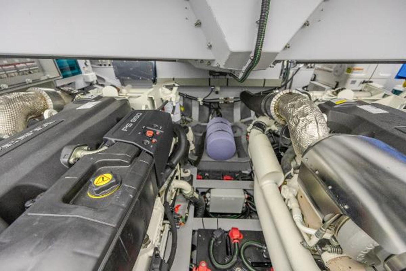 2023-vanquish-yachts-58-8-f25e2f