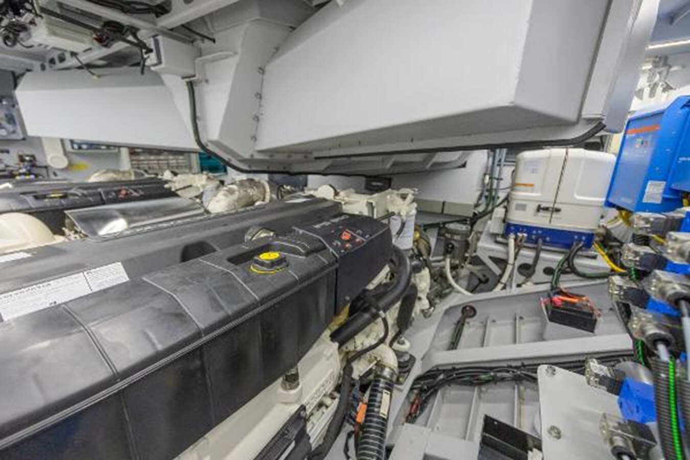 2023-vanquish-yachts-58-8-f25e2f