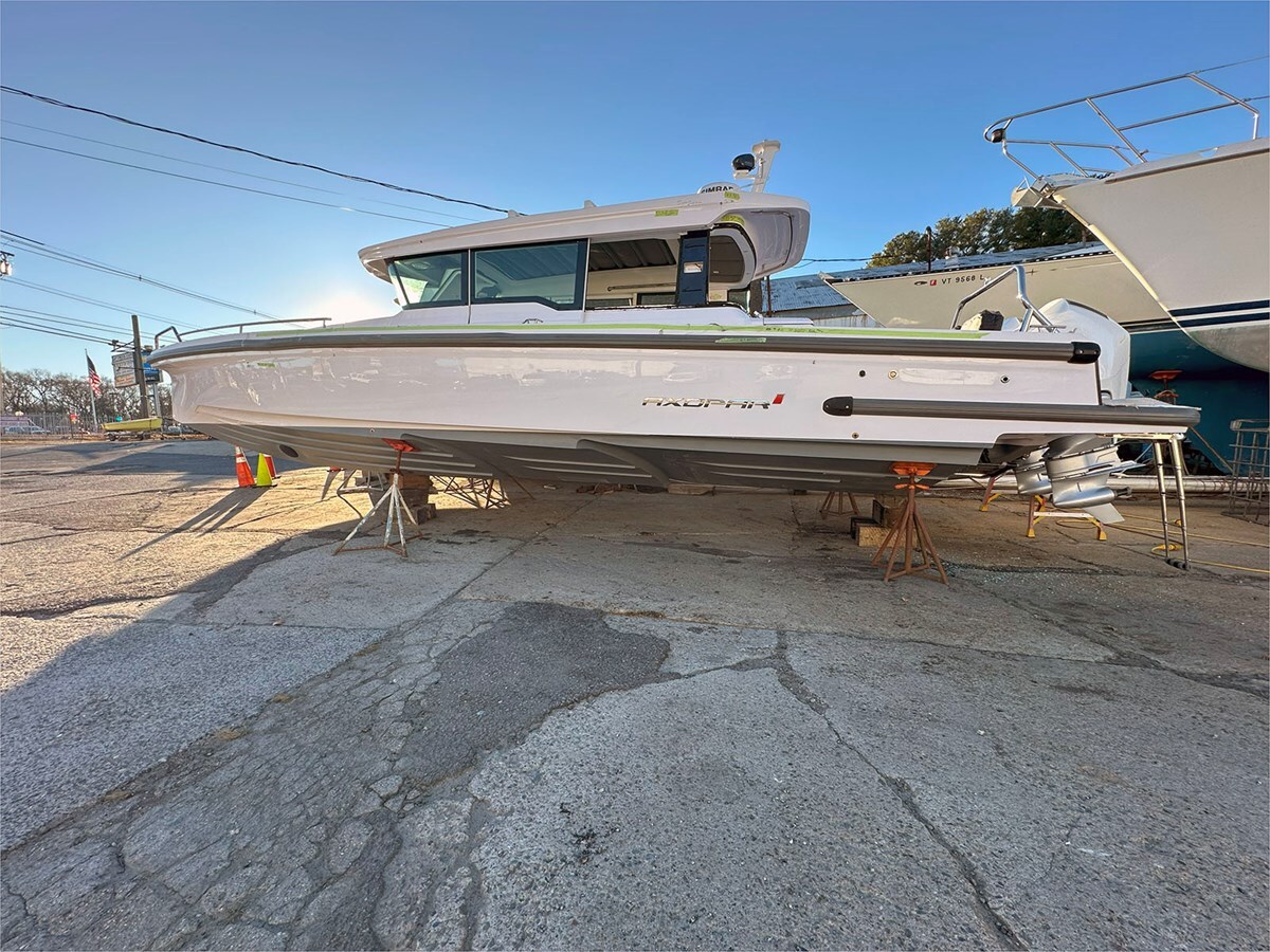 2024-axopar-37-1-54fa4f