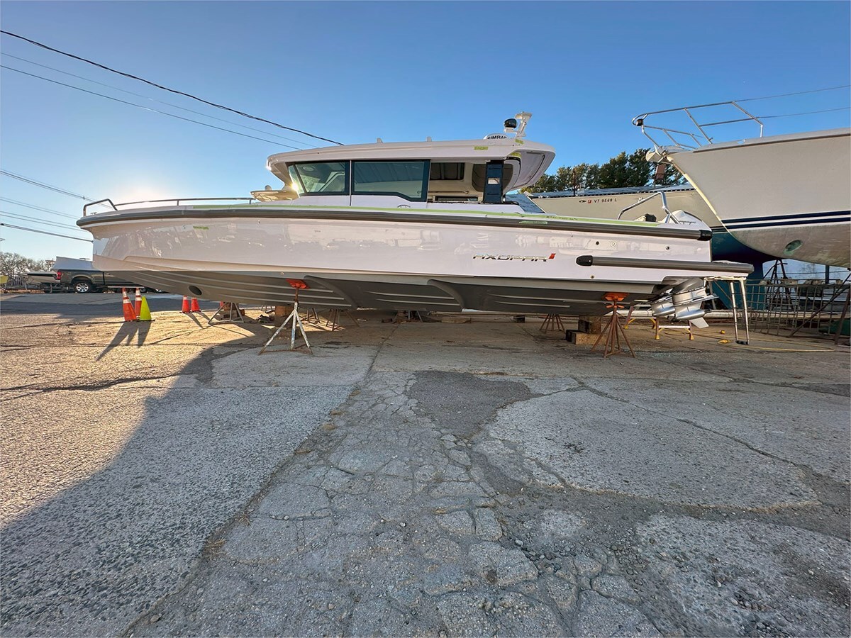 2024-axopar-37-1-54fa4f