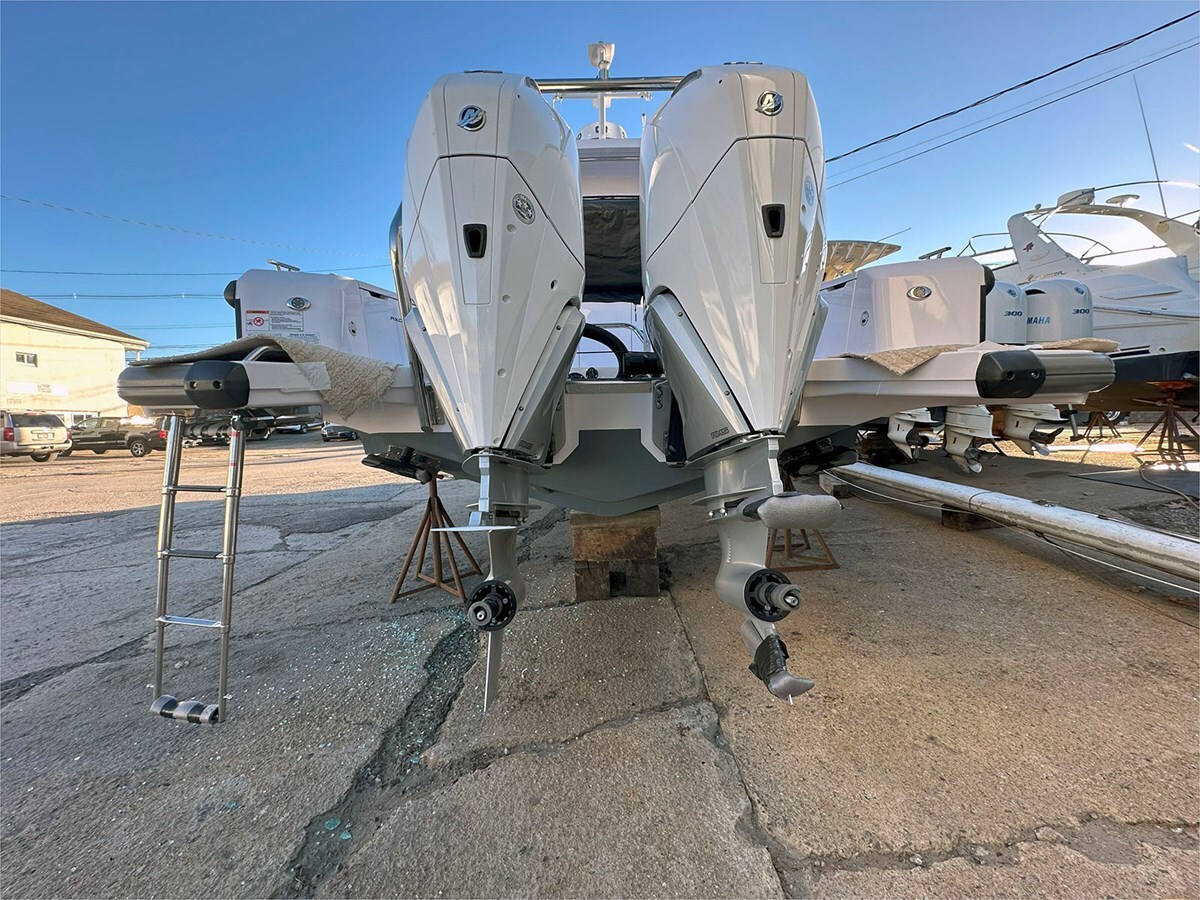 2024-axopar-37-1-54fa4f