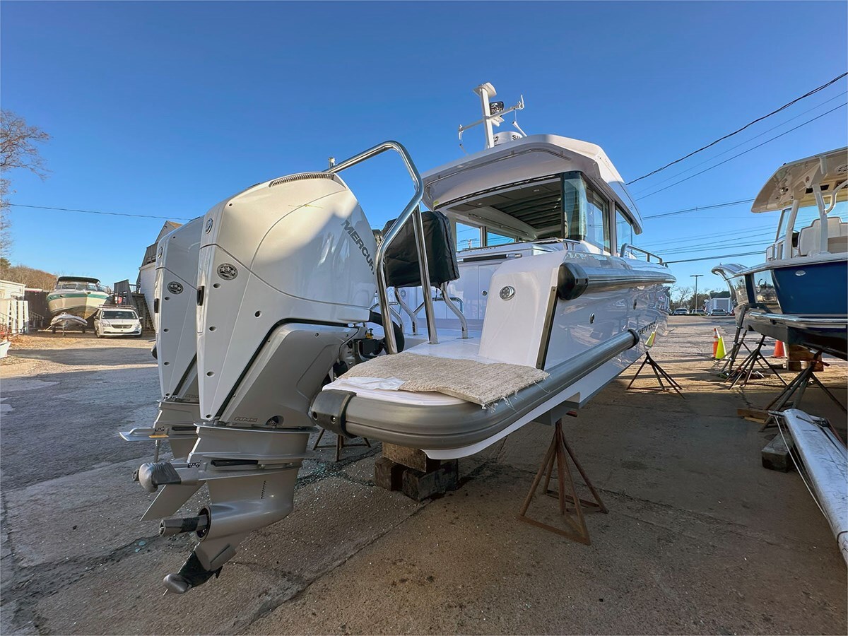 2024-axopar-37-1-54fa4f