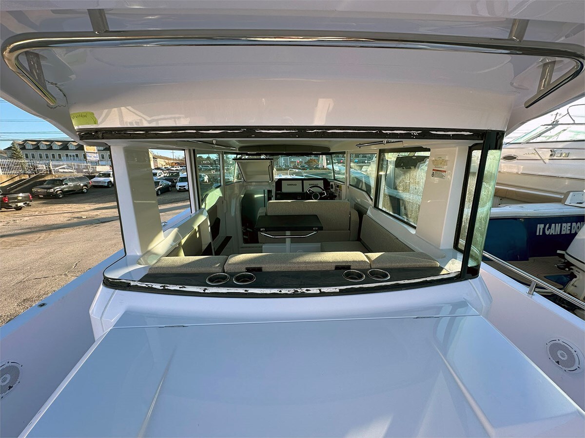 2024-axopar-37-1-54fa4f