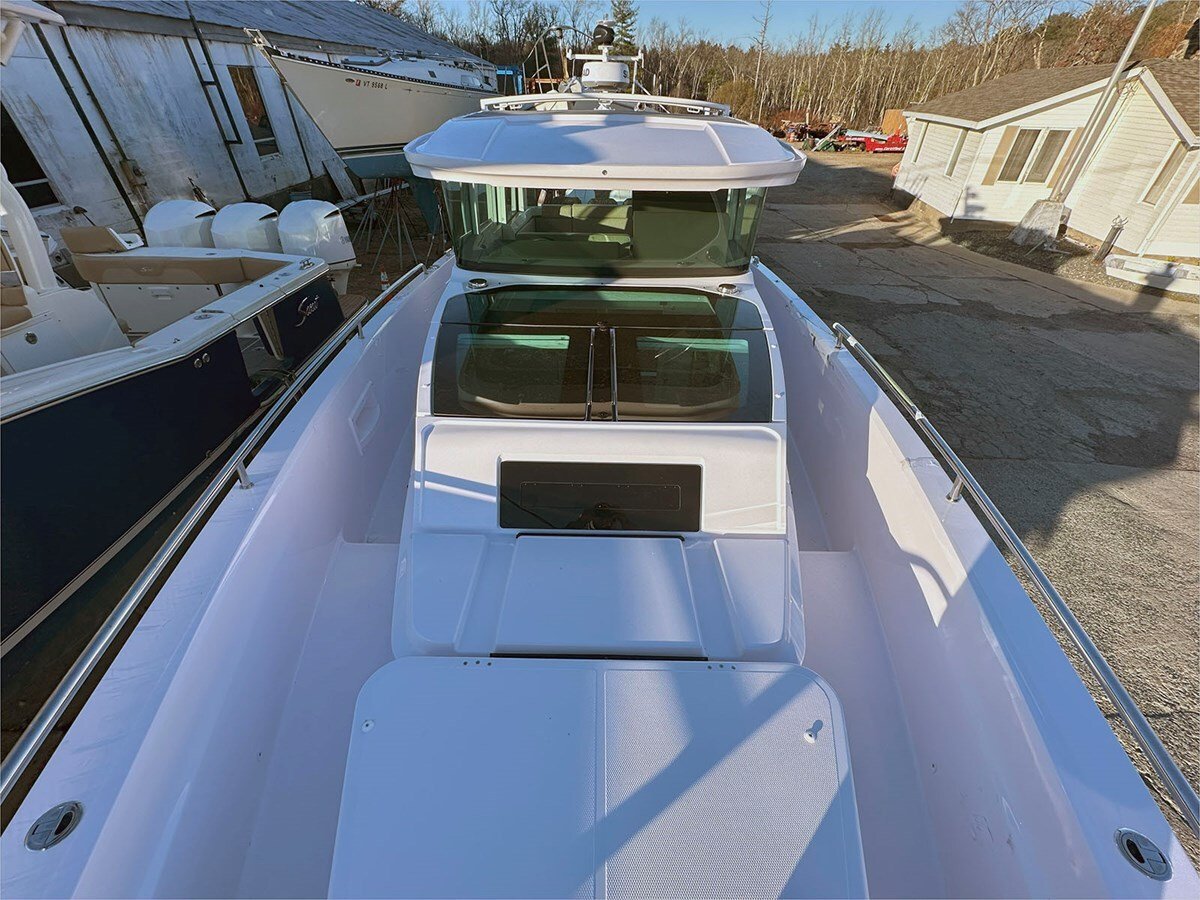 2024-axopar-37-1-54fa4f