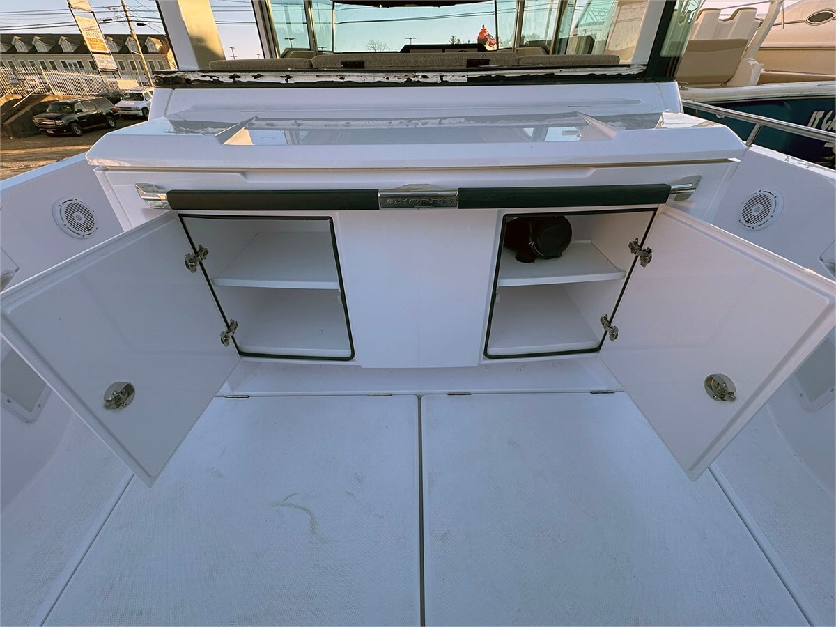 2024-axopar-37-1-54fa4f