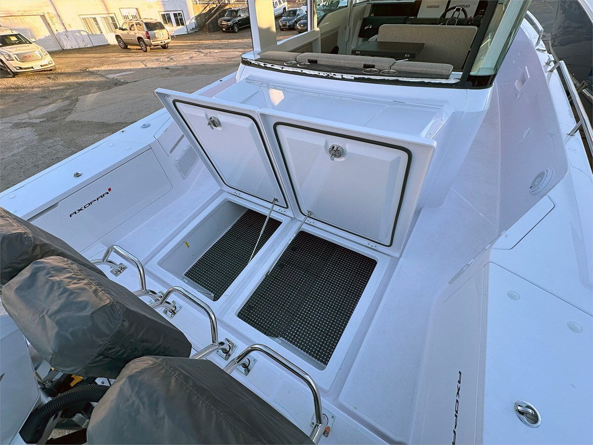 2024-axopar-37-1-54fa4f