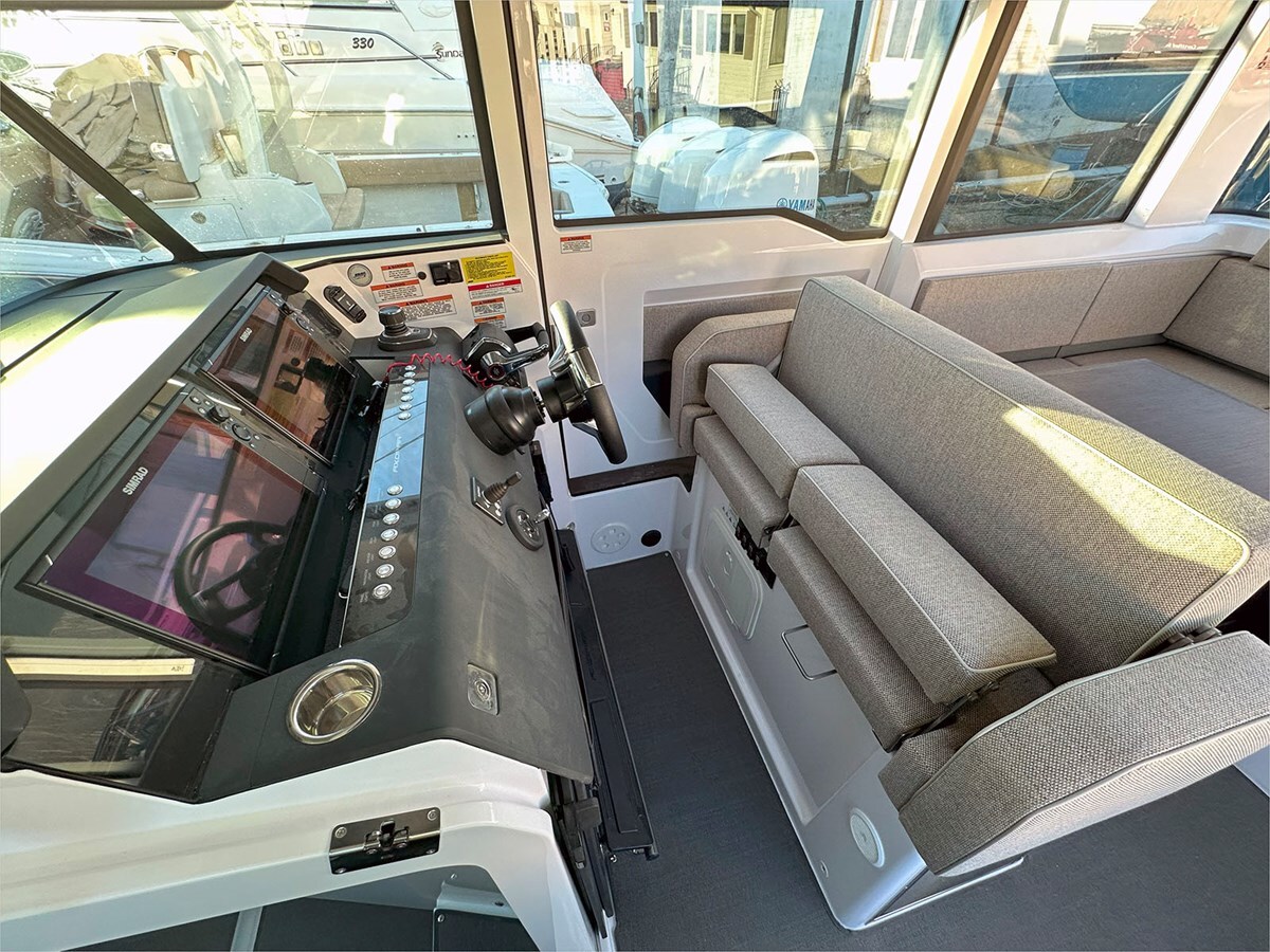 2024-axopar-37-1-54fa4f