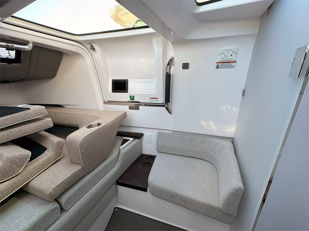 2024-axopar-37-1-54fa4f