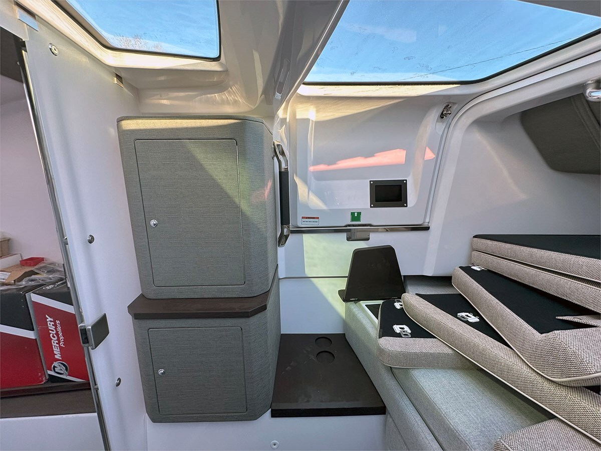 2024-axopar-37-1-54fa4f