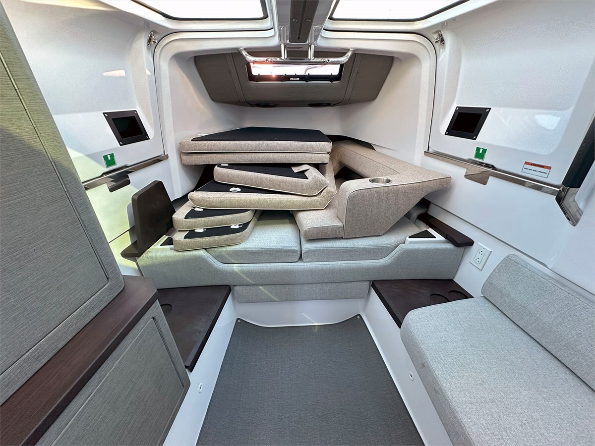 2024-axopar-37-1-54fa4f