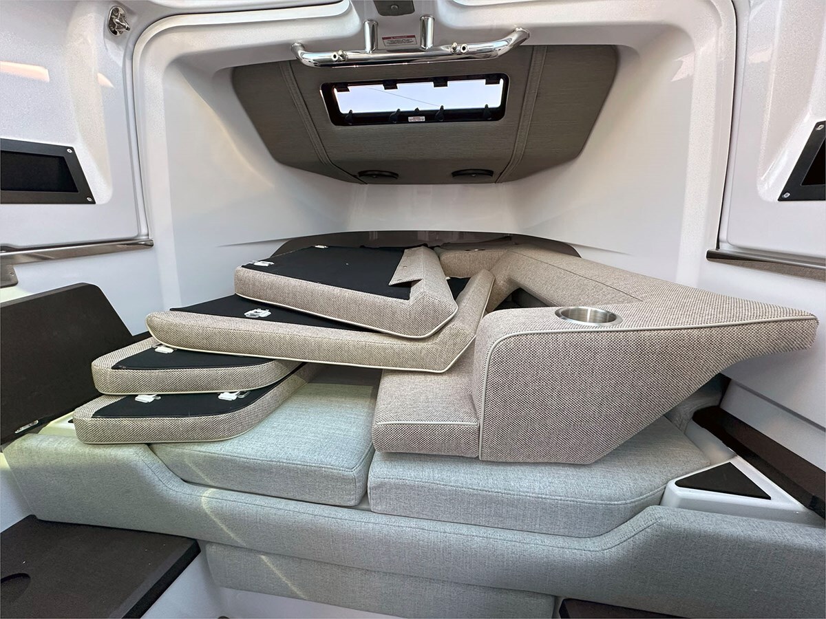 2024-axopar-37-1-54fa4f