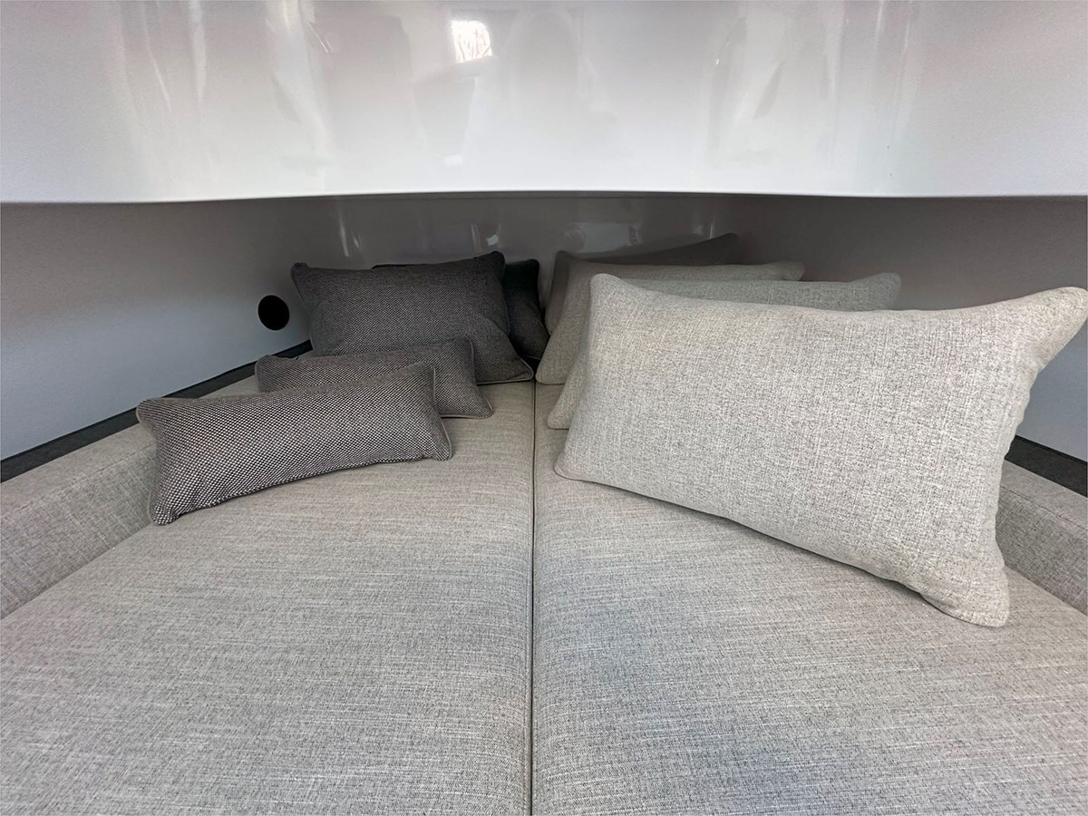 2024-axopar-37-1-54fa4f