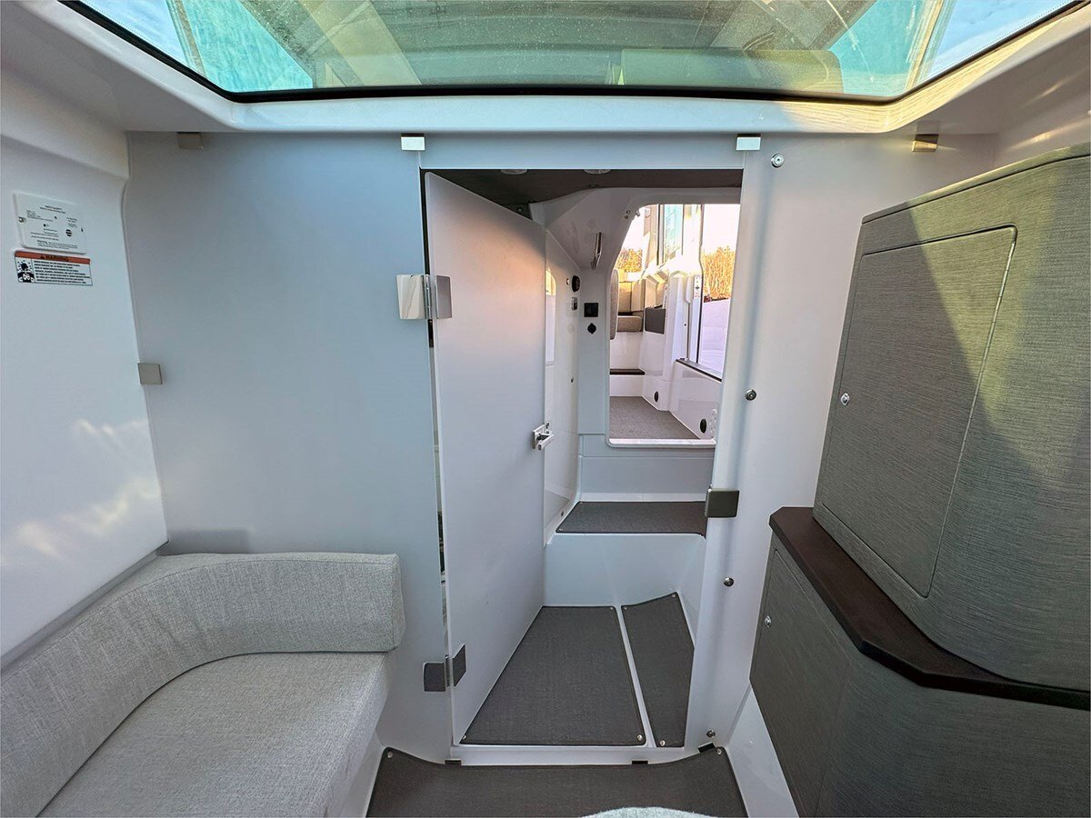 2024-axopar-37-1-54fa4f