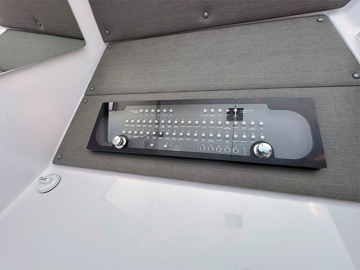 2024-axopar-37-1-54fa4f