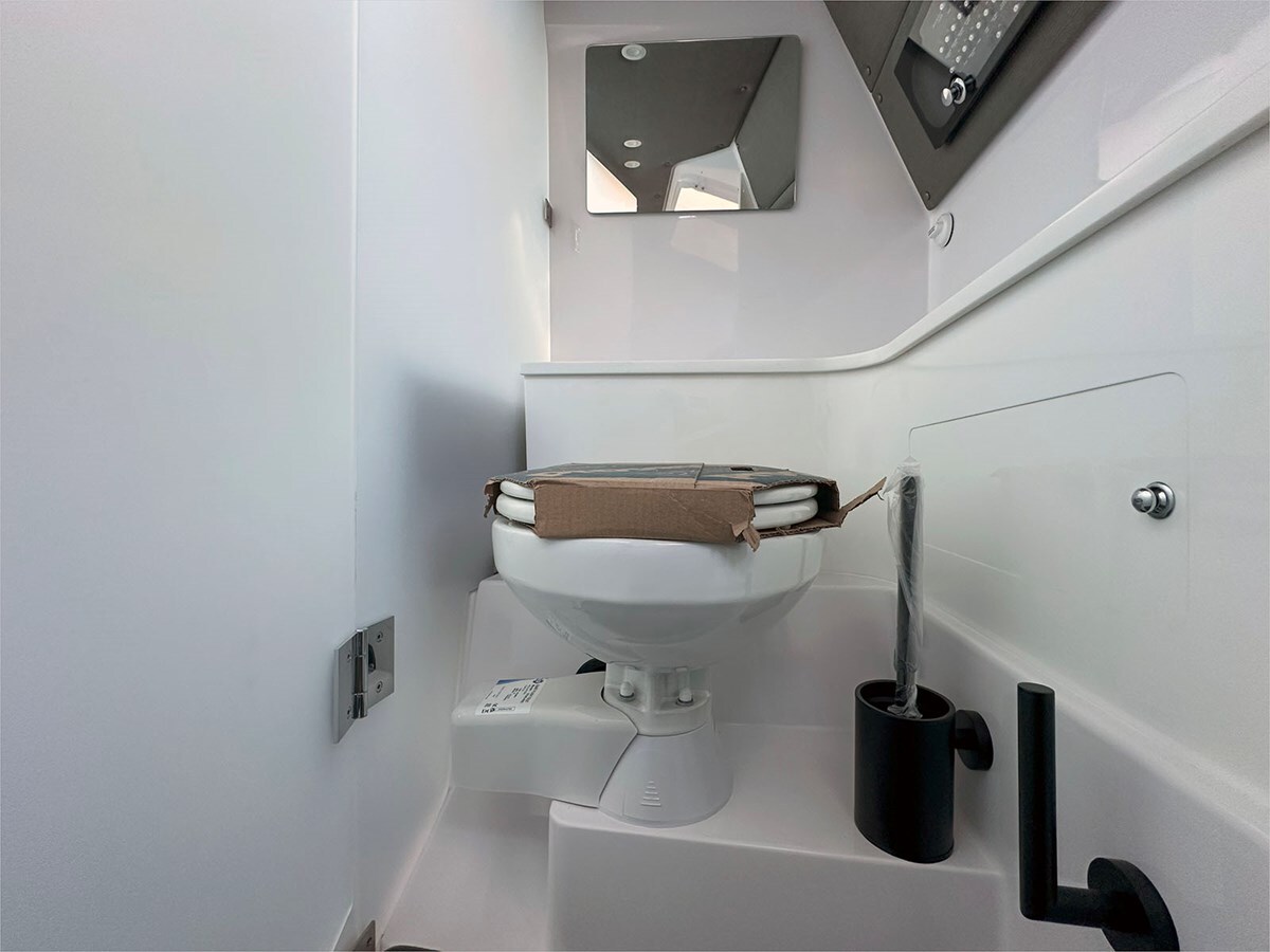 2024-axopar-37-1-54fa4f