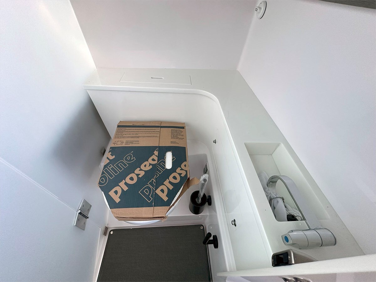 2024-axopar-37-1-54fa4f