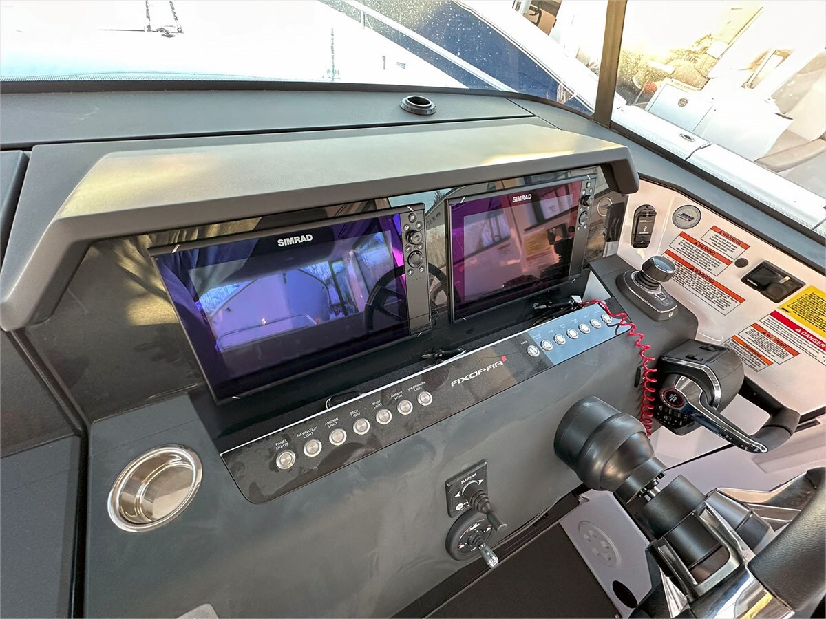 2024-axopar-37-1-54fa4f