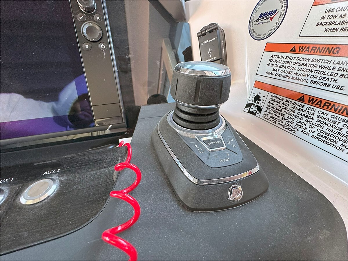 2024-axopar-37-1-54fa4f