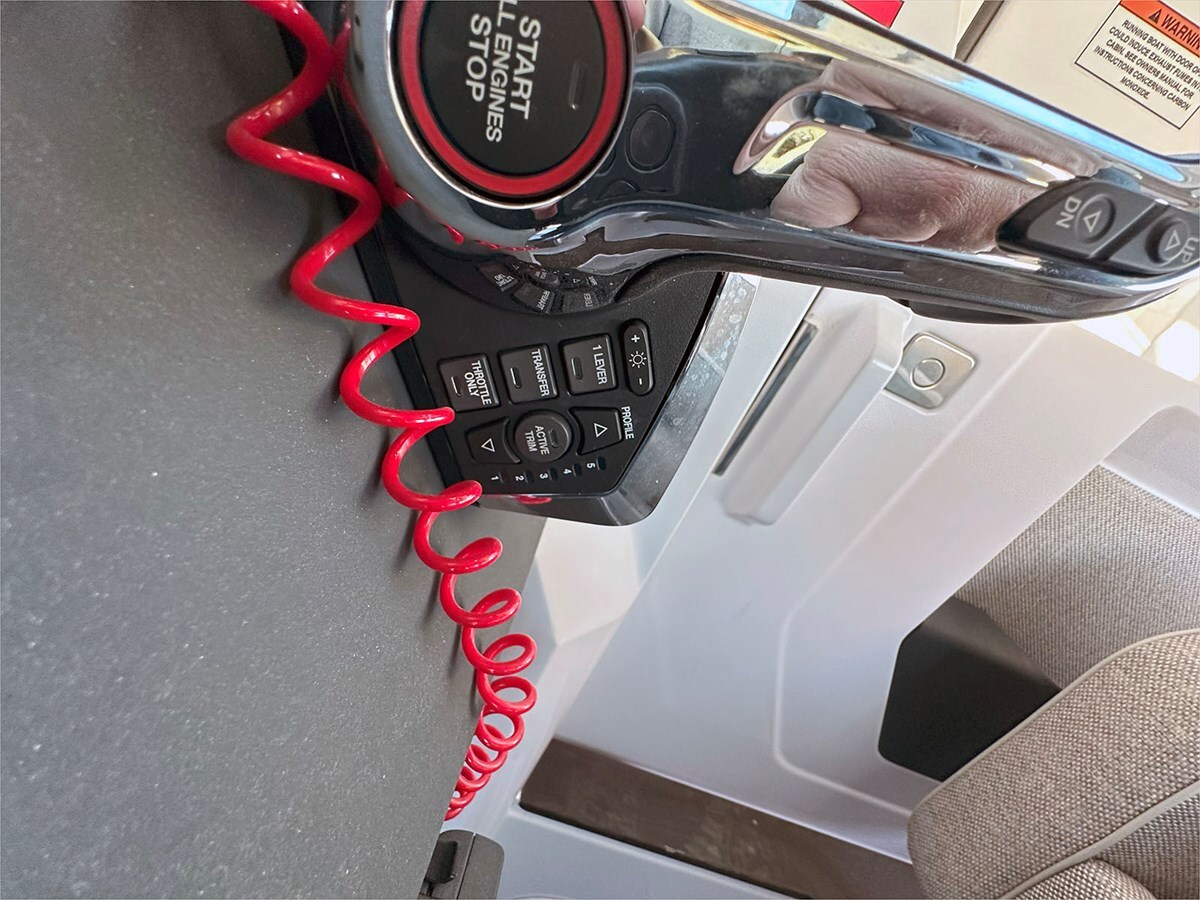 2024-axopar-37-1-54fa4f