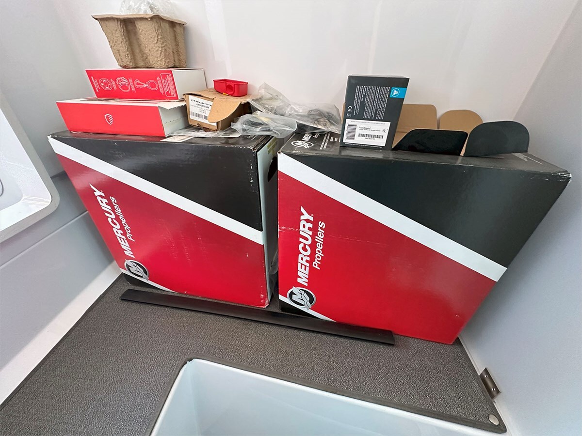 2024-axopar-37-1-54fa4f