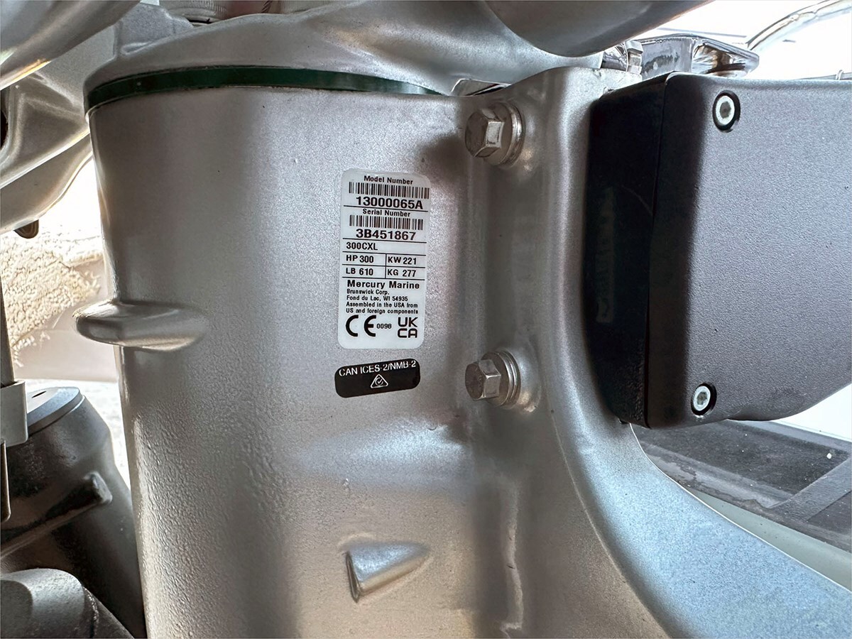 2024-axopar-37-1-54fa4f