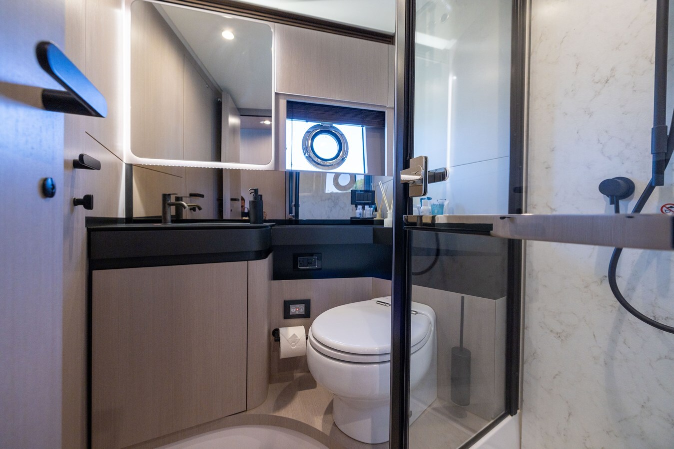 2024-azimut-yachts-71-2-7485f9