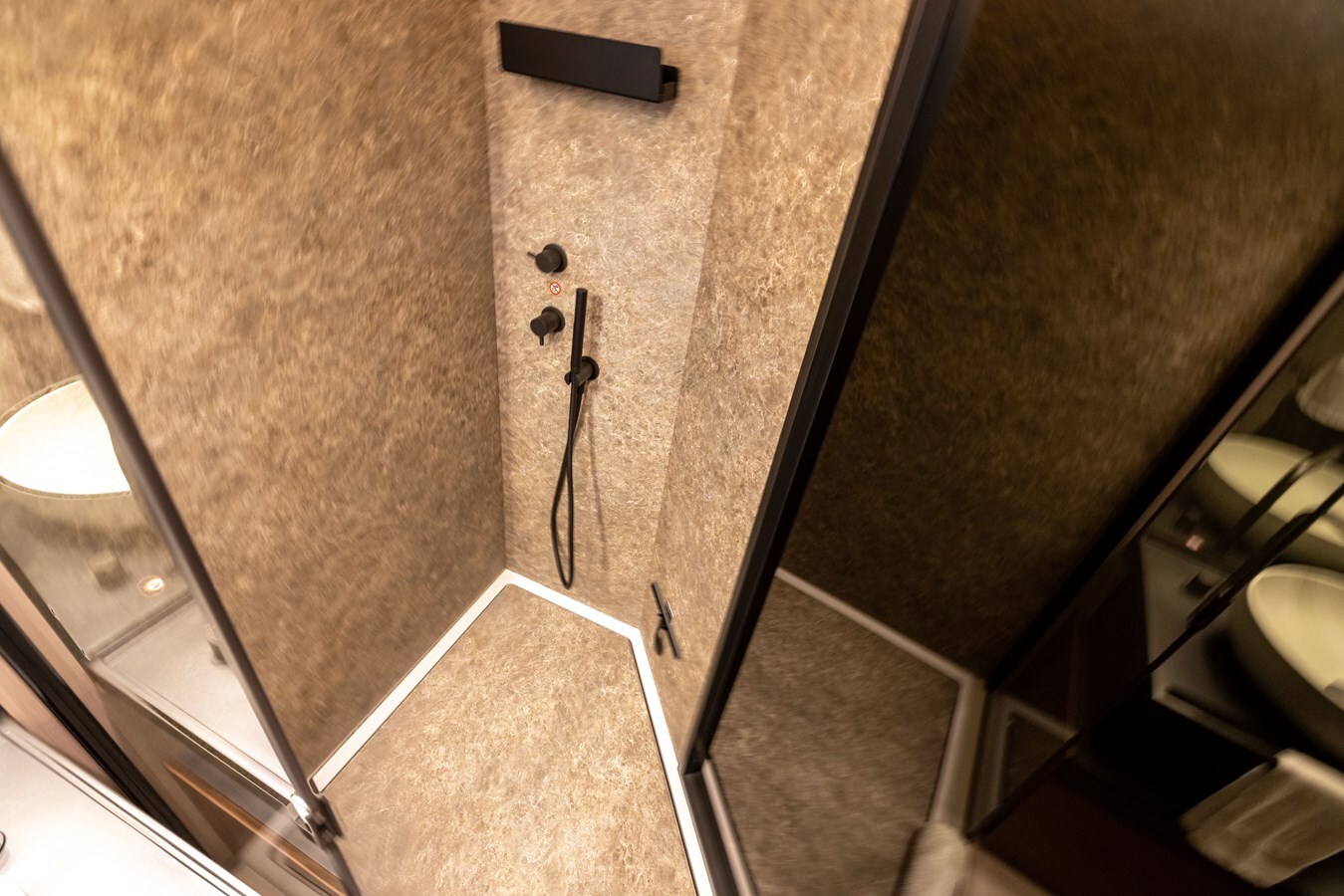 2024-azimut-yachts-71-2-7485f9