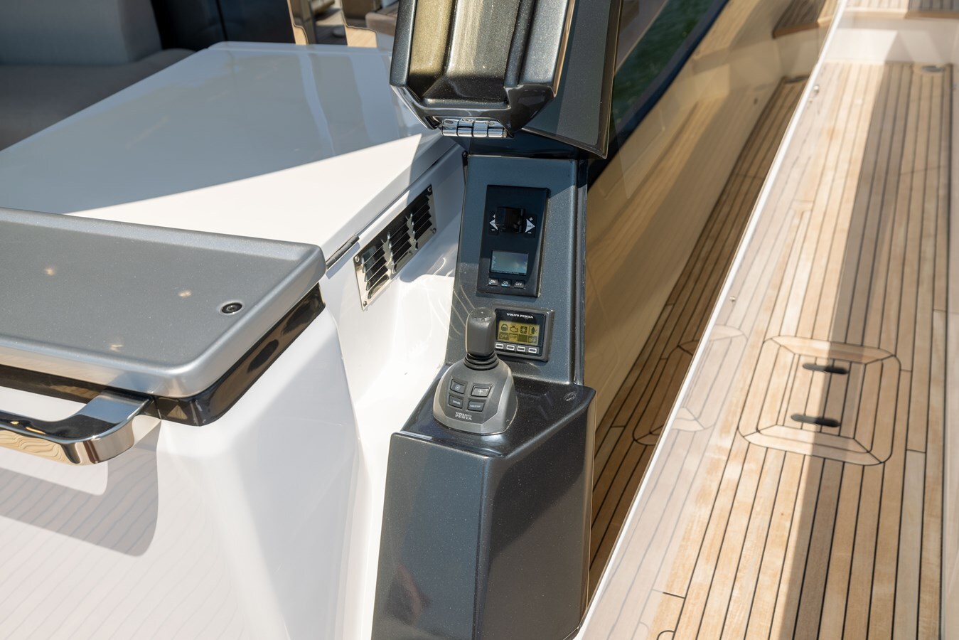 2024-azimut-yachts-71-2-7485f9