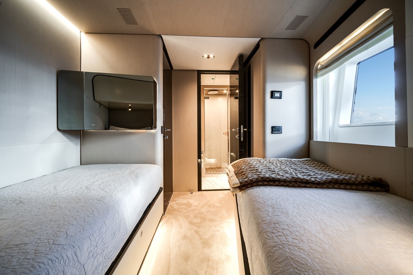 2024-azimut-yachts-87-10-92c32c