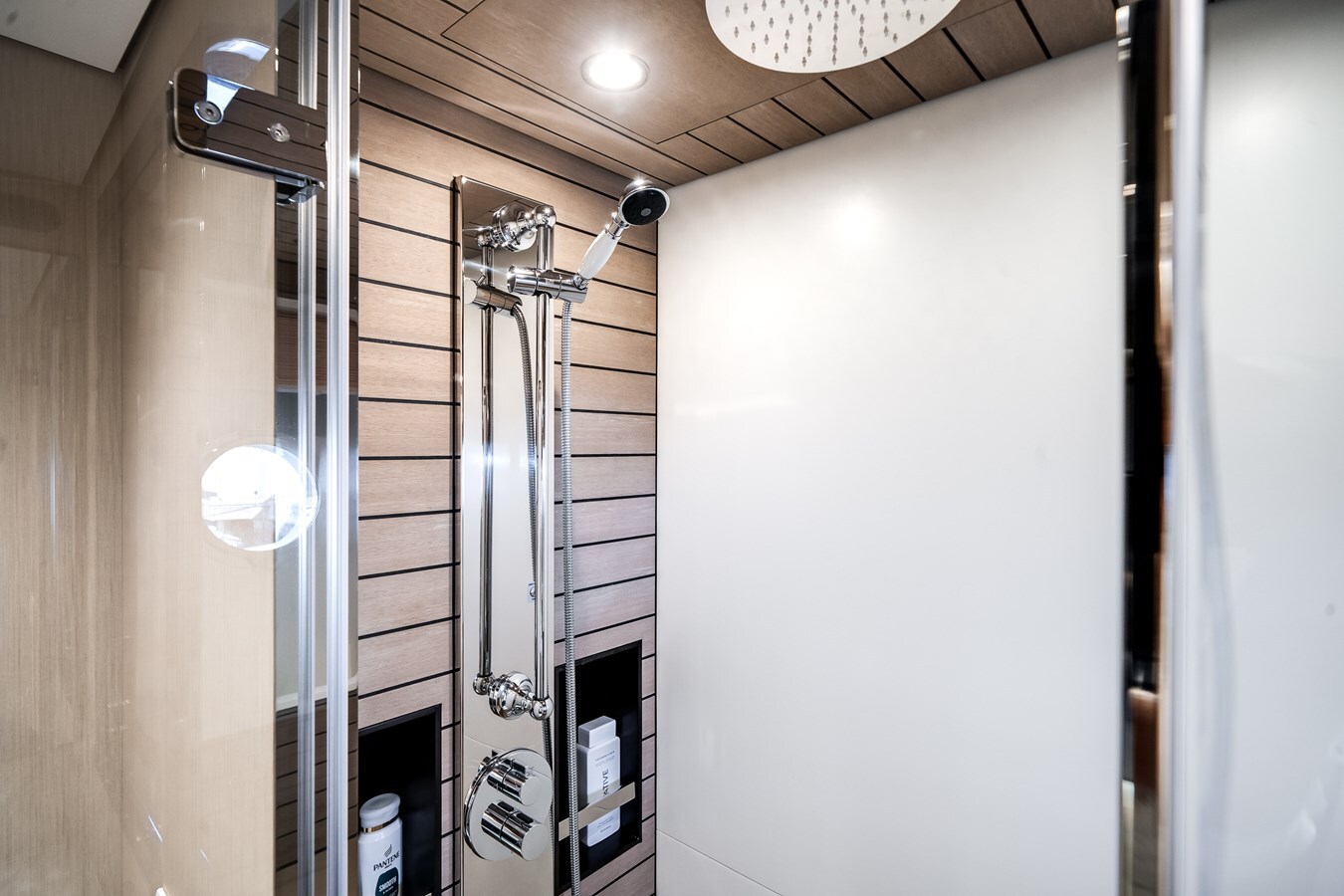 2024-azimut-yachts-87-10-92c32c