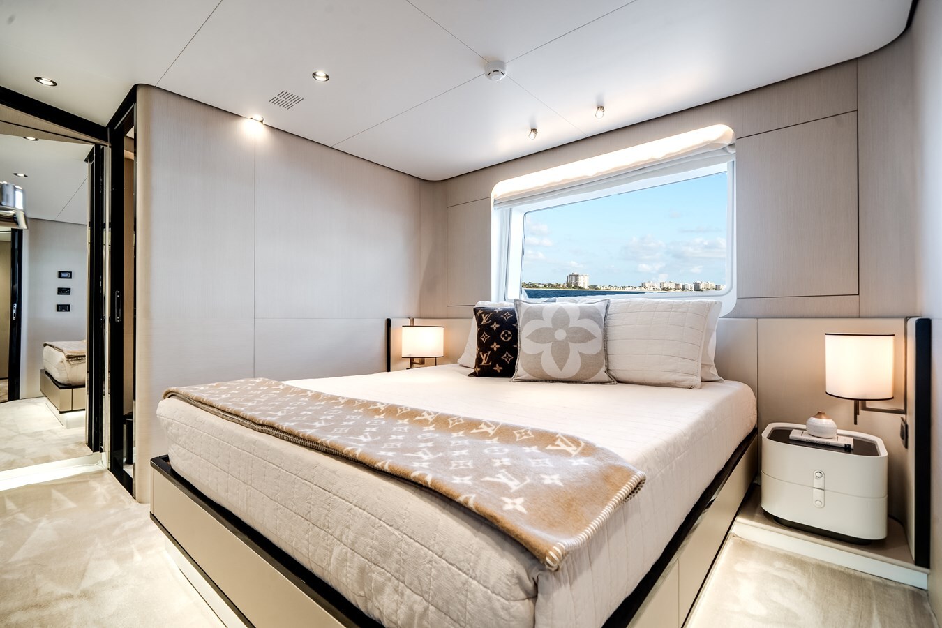 2024-azimut-yachts-87-10-92c32c