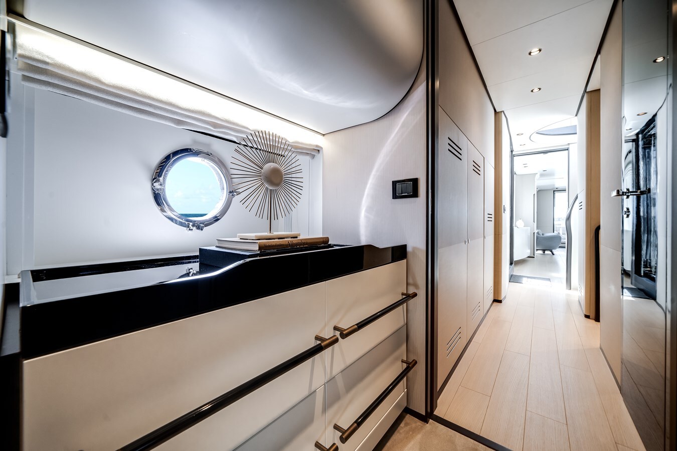 2024-azimut-yachts-87-10-92c32c