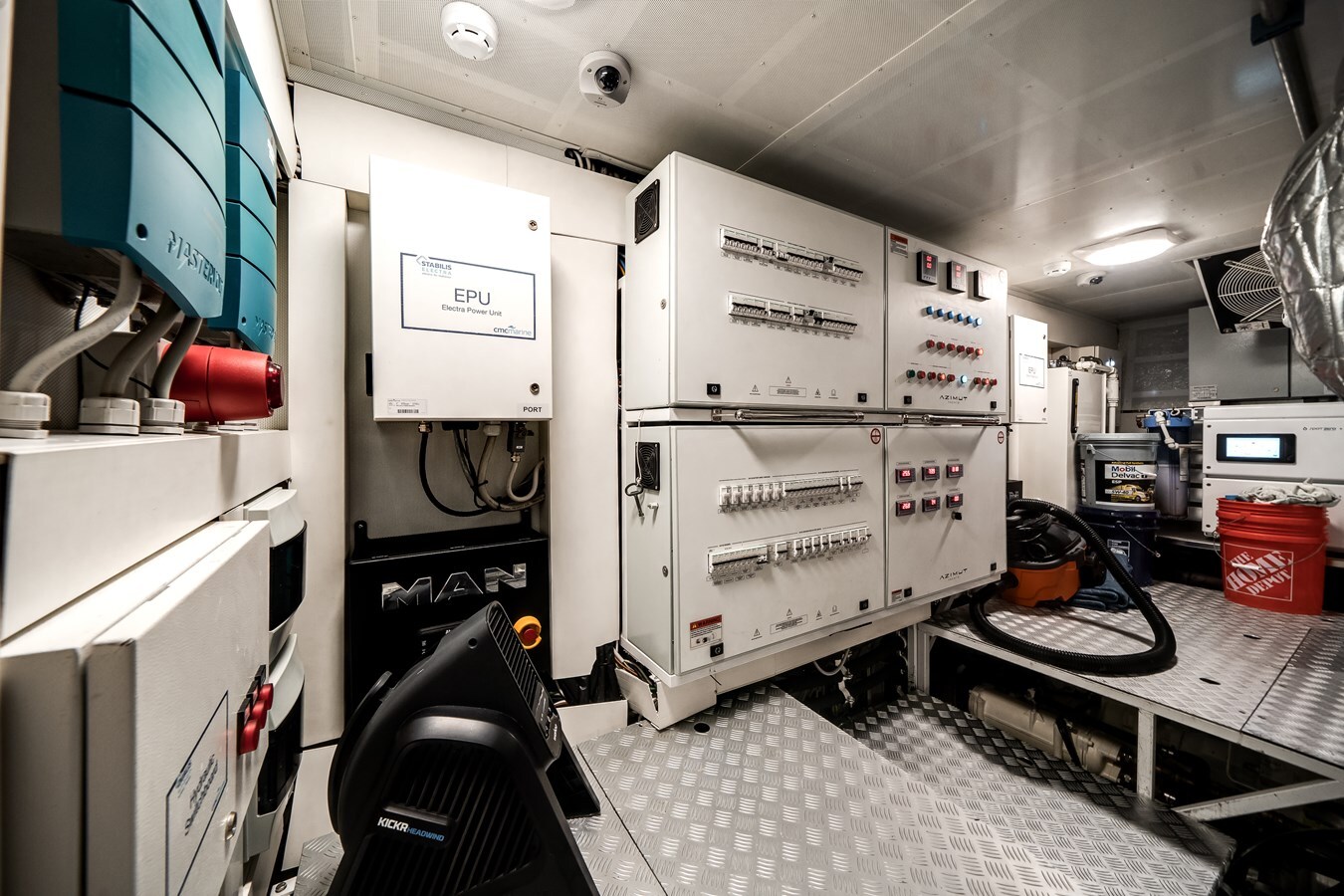 2024-azimut-yachts-87-10-92c32c