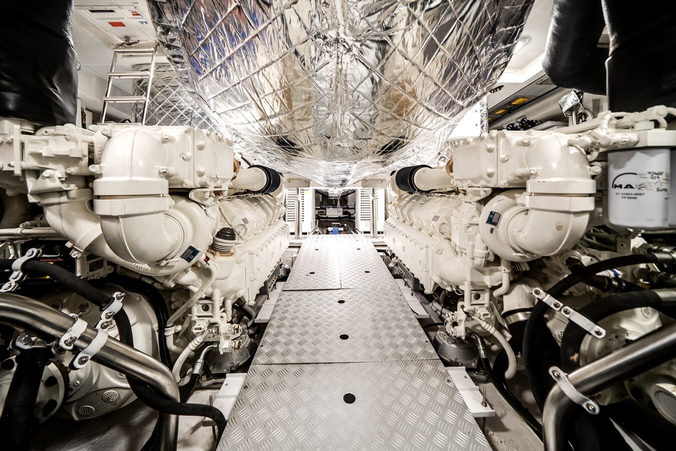 2024-azimut-yachts-87-10-92c32c