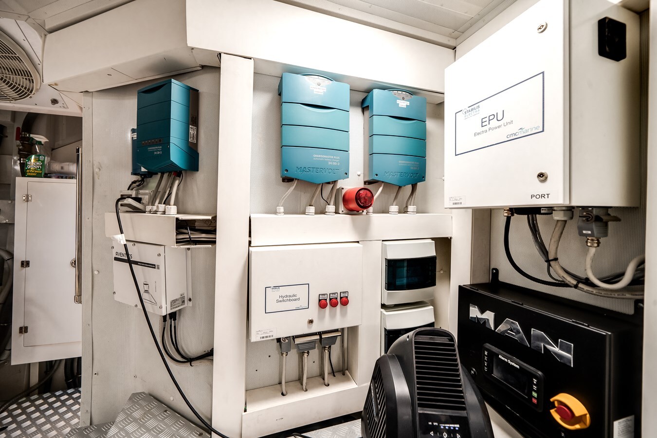 2024-azimut-yachts-87-10-92c32c