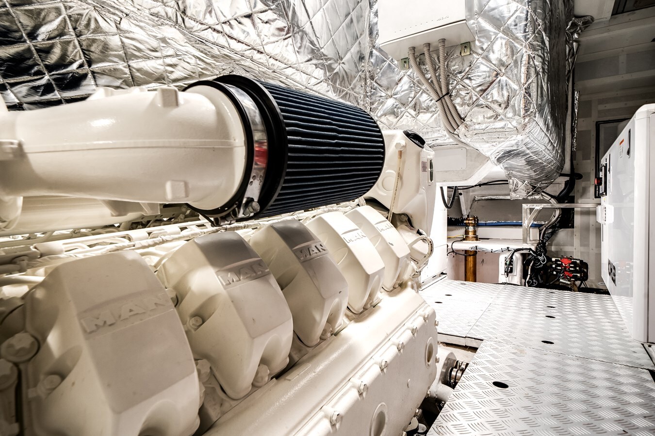 2024-azimut-yachts-87-10-92c32c