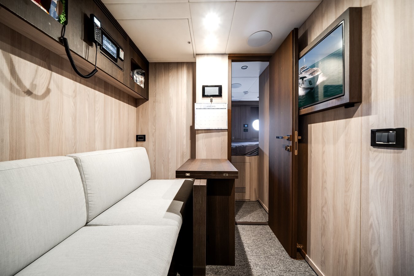 2024-azimut-yachts-87-10-92c32c