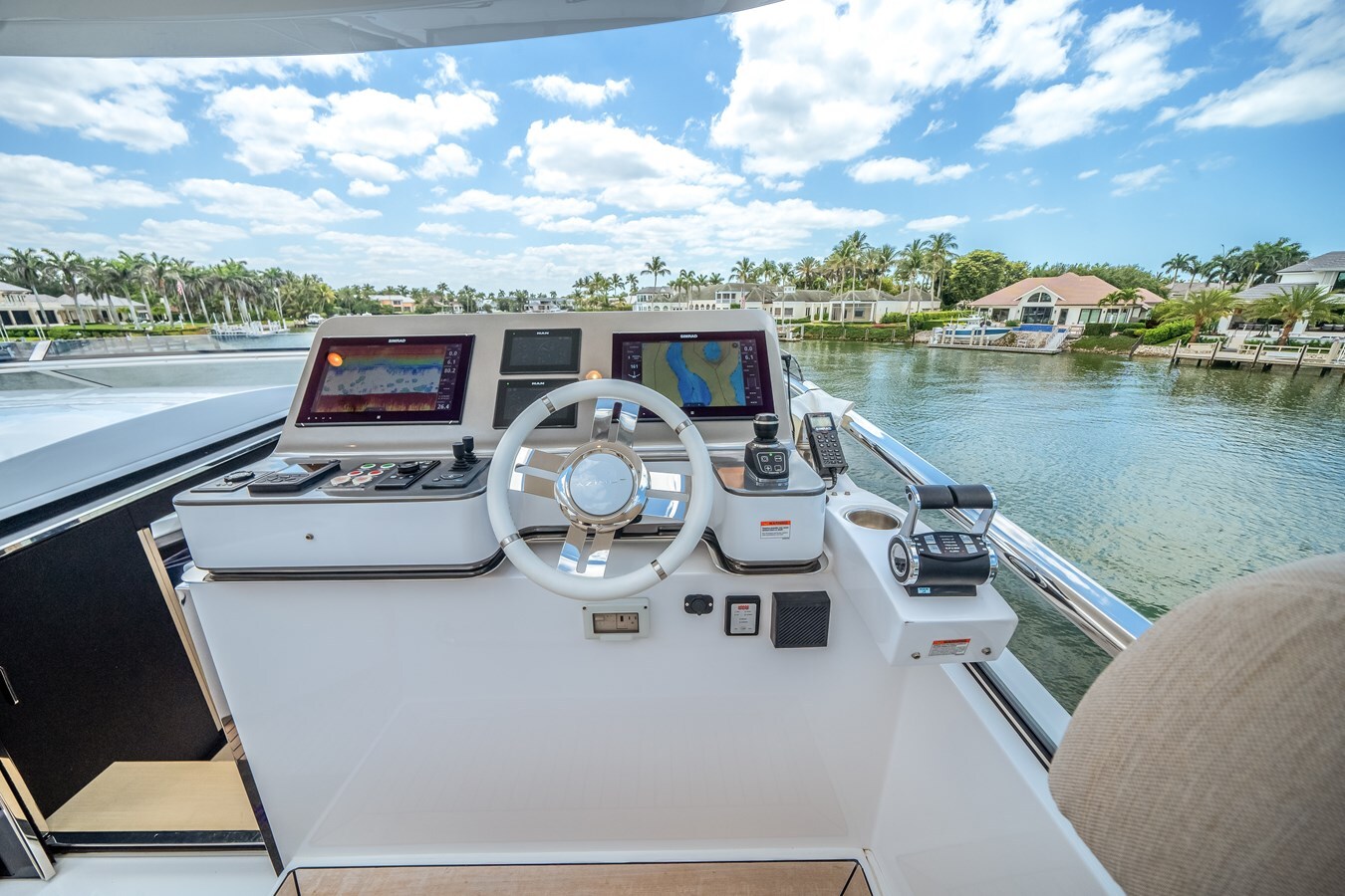 2024-azimut-yachts-87-10-92c32c