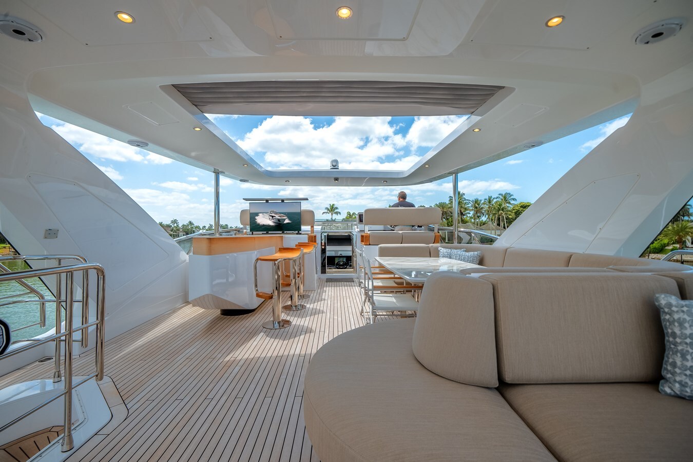 2024-azimut-yachts-87-10-92c32c