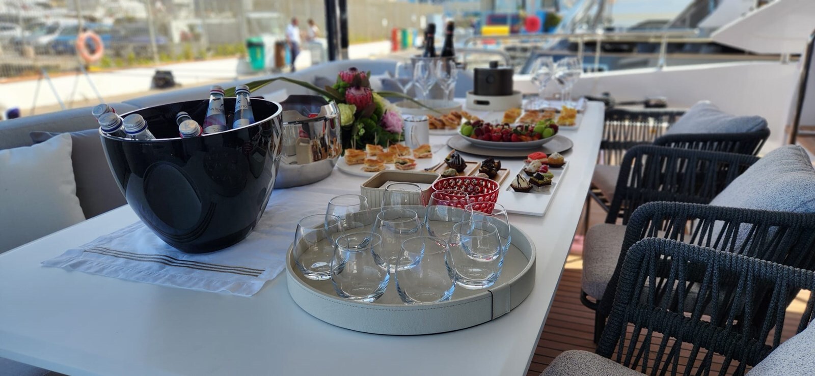 2024-azimut-yachts-87-11-fc7b51