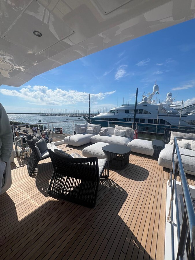 2024-azimut-yachts-87-11-fc7b51