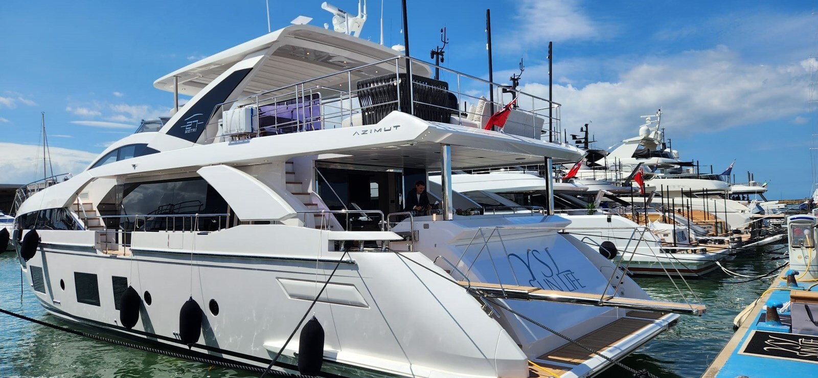 2024-azimut-yachts-87-11-fc7b51