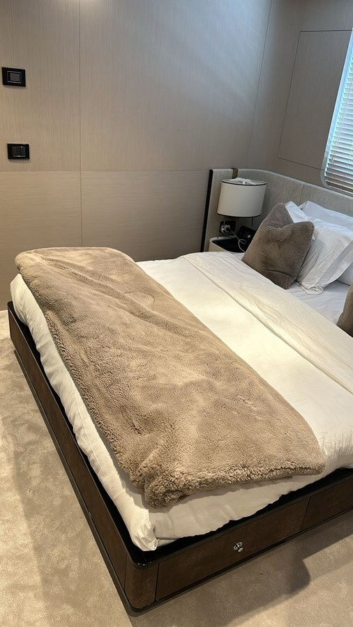 2024-azimut-yachts-87-11-fc7b51